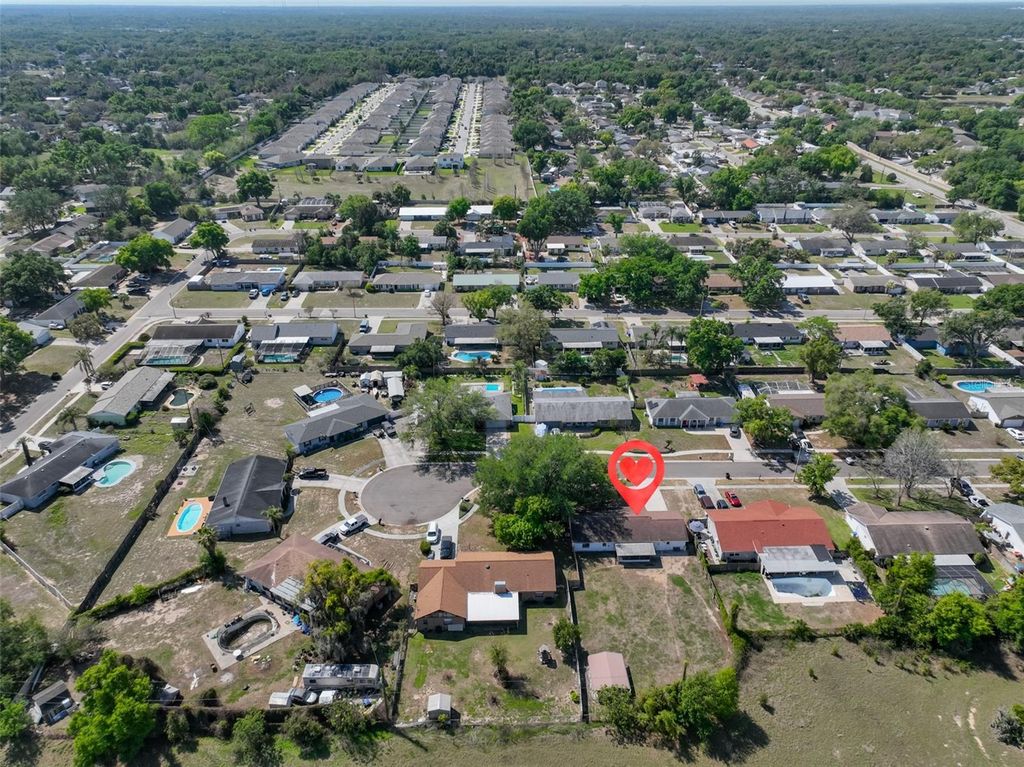 Image 7 of property listing at 116 MARY KAY COURT, Brandon, FL 33511