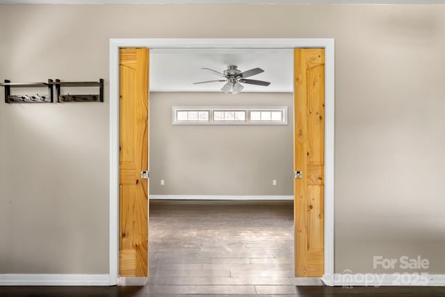 24 Ian River Drive, Asheville, NC 28806