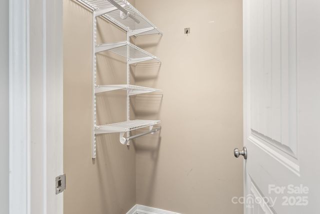 24 Ian River Drive, Asheville, NC 28806