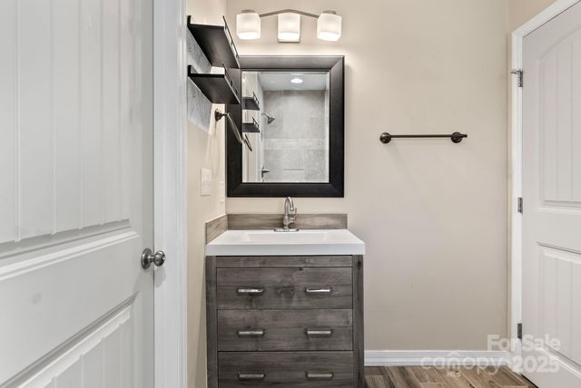 24 Ian River Drive, Asheville, NC 28806