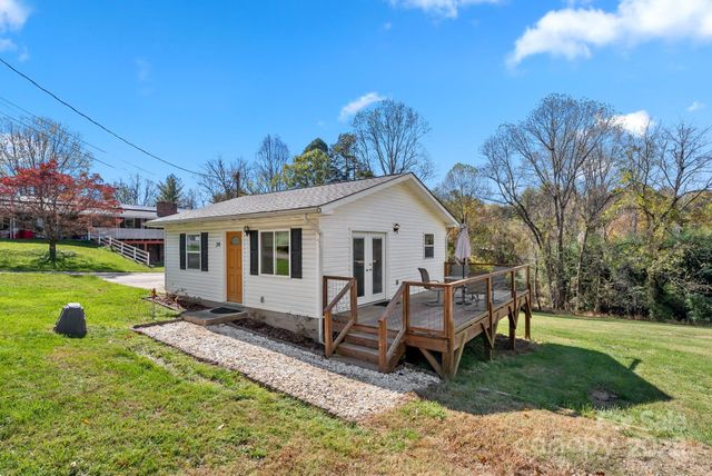 24 Ian River Drive, Asheville, NC 28806