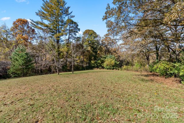 24 Ian River Drive, Asheville, NC 28806