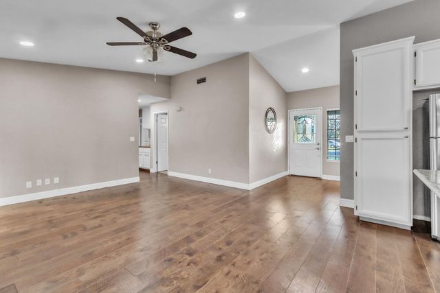 1005 Betsy Ross Dr, Roseville, CA 95747