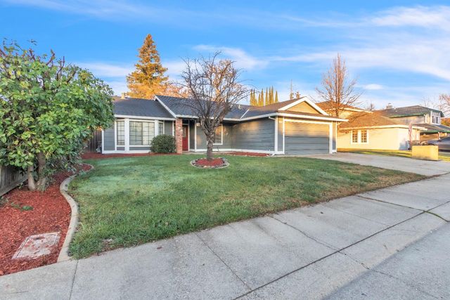 1005 Betsy Ross Dr, Roseville, CA 95747