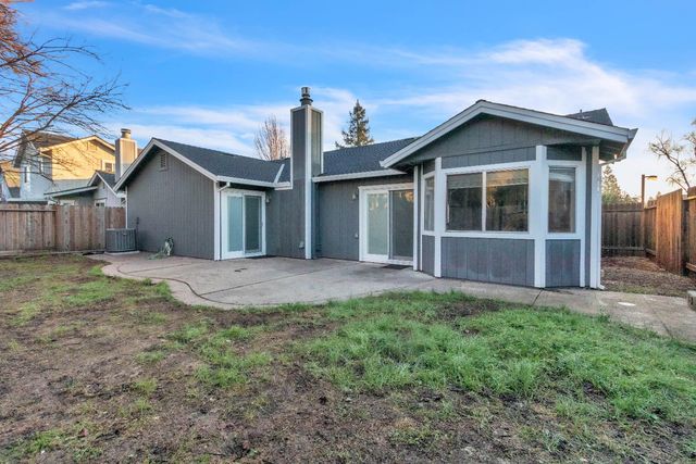 1005 Betsy Ross Dr, Roseville, CA 95747