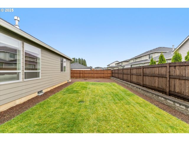 8015 Ne 172ND Ave, Vancouver, WA 98682