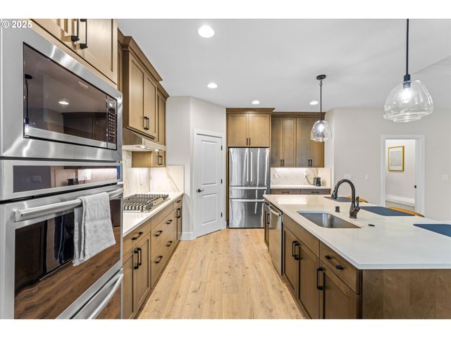 8015 Ne 172ND Ave, Vancouver, WA 98682