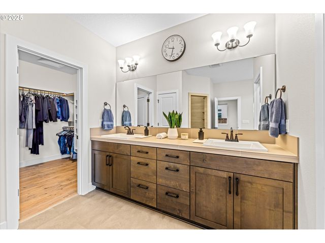 8015 Ne 172ND Ave, Vancouver, WA 98682