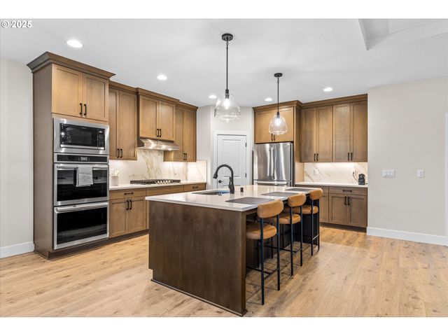 8015 Ne 172ND Ave, Vancouver, WA 98682