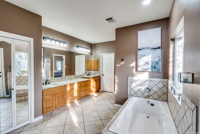 31763 Scarteen, Fair Oaks Ranch, TX 78015