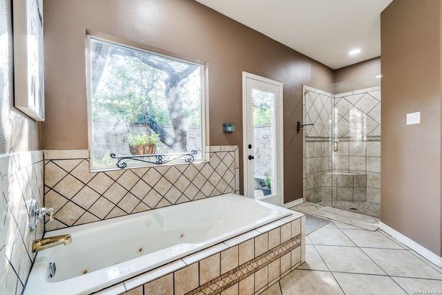 31763 Scarteen, Fair Oaks Ranch, TX 78015