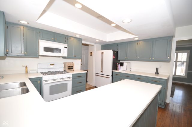 12176 Crestwood Drive, Carmel, IN 46033