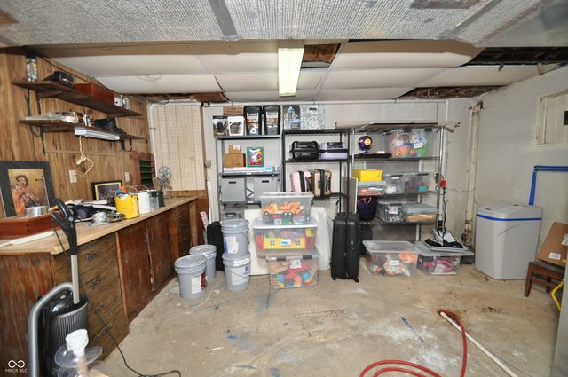 12176 Crestwood Drive, Carmel, IN 46033