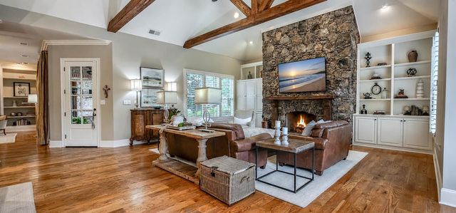 10049 AVENT RIDGE CV, Collierville, TN 38017