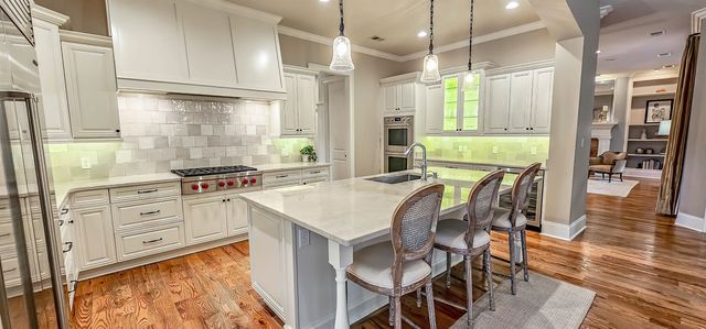 10049 AVENT RIDGE CV, Collierville, TN 38017