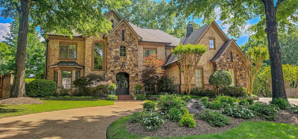 10049 AVENT RIDGE CV, Collierville, TN 38017