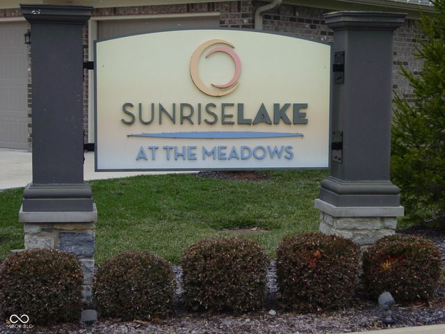 4556 W Lakeway Drive, New Palestine, IN 46163