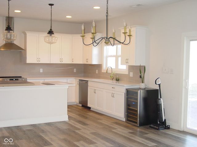 4556 W Lakeway Drive, New Palestine, IN 46163