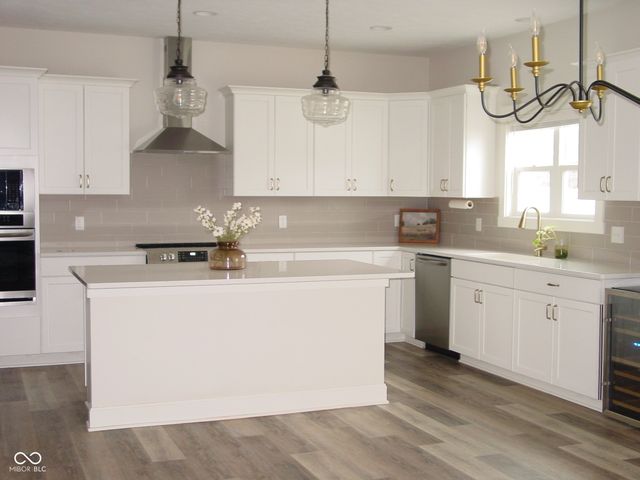 4556 W Lakeway Drive, New Palestine, IN 46163