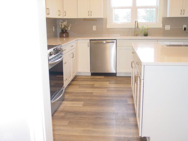 4556 W Lakeway Drive, New Palestine, IN 46163