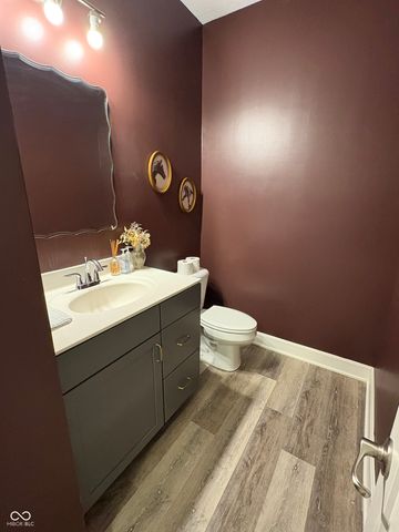 4556 W Lakeway Drive, New Palestine, IN 46163