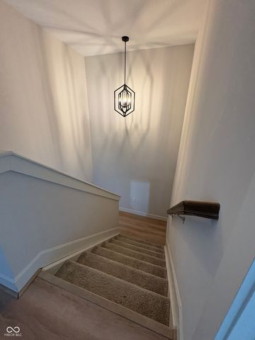 4556 W Lakeway Drive, New Palestine, IN 46163