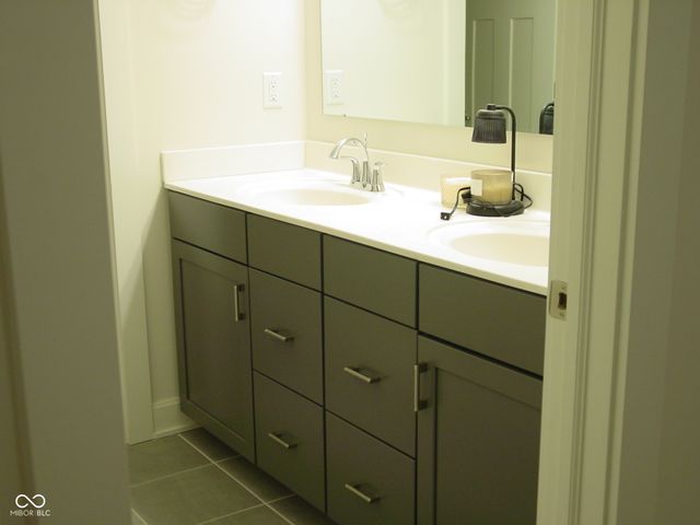 4556 W Lakeway Drive, New Palestine, IN 46163