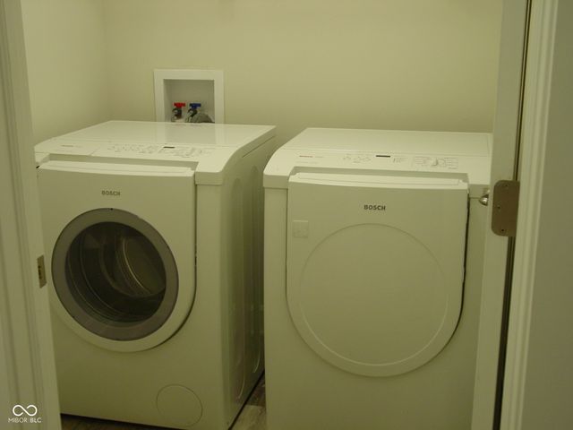 4556 W Lakeway Drive, New Palestine, IN 46163