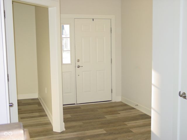 4556 W Lakeway Drive, New Palestine, IN 46163