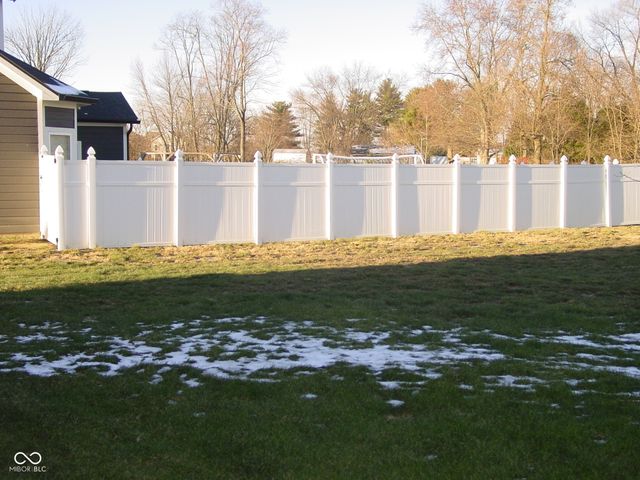 4556 W Lakeway Drive, New Palestine, IN 46163