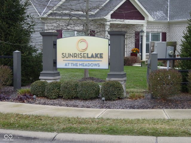 4556 W Lakeway Drive, New Palestine, IN 46163