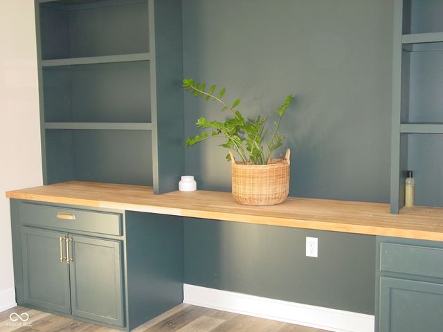 4556 W Lakeway Drive, New Palestine, IN 46163