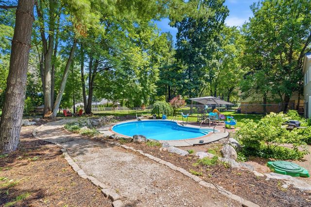 7737 Collingwood Drive, Brighton, MI 48114