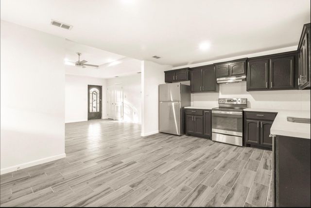 312 N Alamo Street, Alton, TX 78573