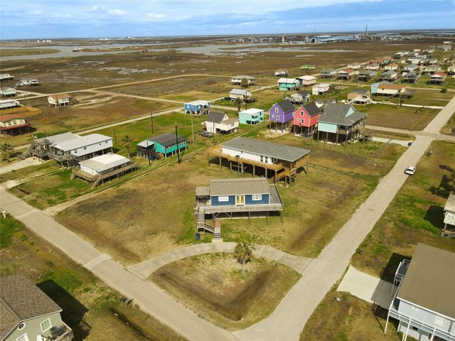 508 Texas Street, Surfside Beach, TX 77541