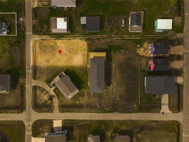 508 Texas Street, Surfside Beach, TX 77541