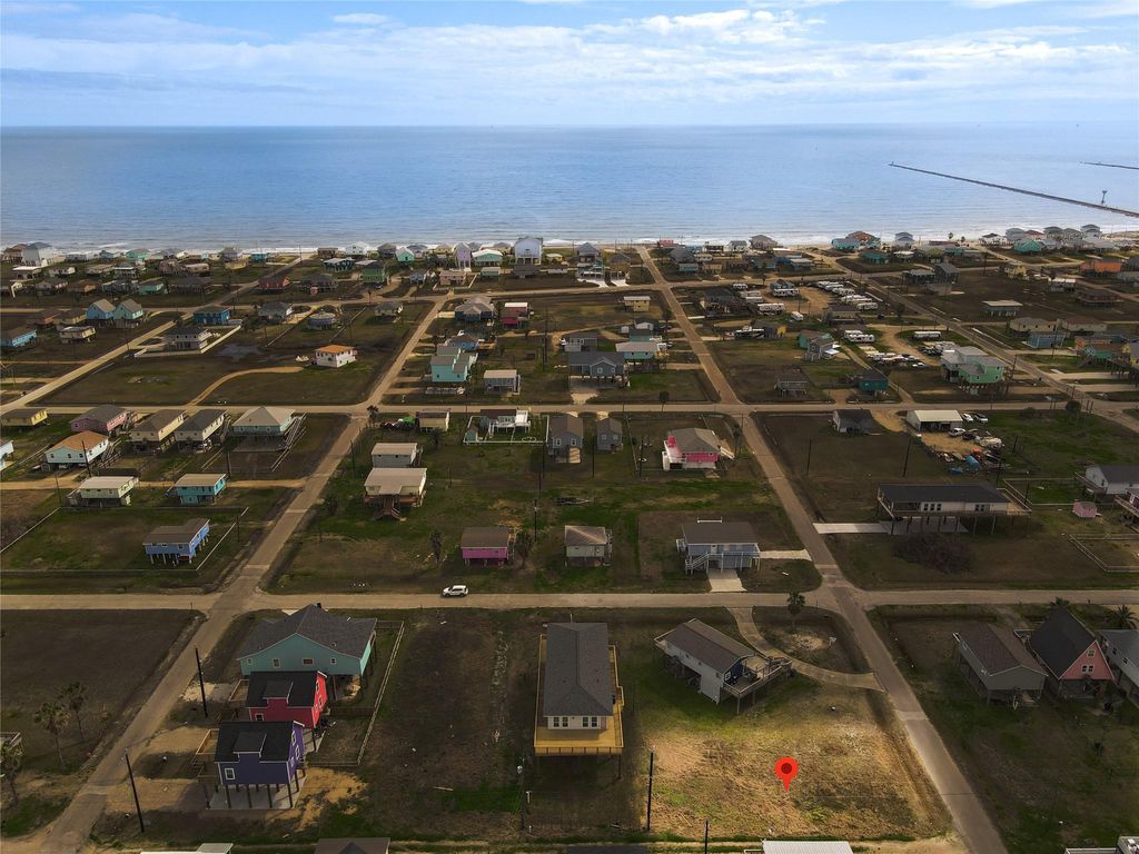 508 Texas Street, Surfside Beach, TX 77541
