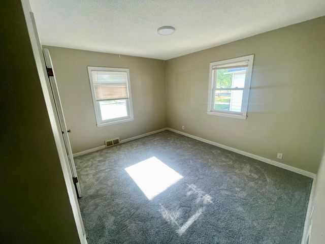 1630 7th Street N, Fargo, ND 58102