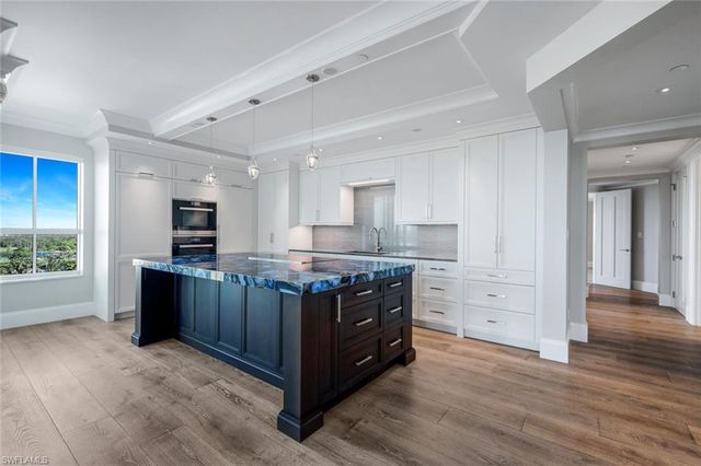 285 Grande WAY # 1006, Naples, FL 34110