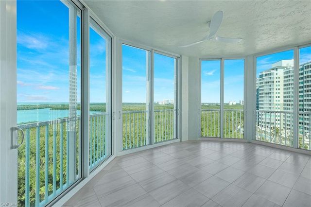 285 Grande WAY # 1006, Naples, FL 34110