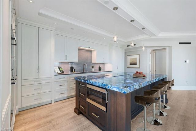 285 Grande WAY # 1006, Naples, FL 34110