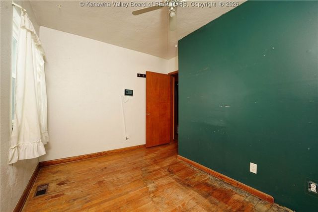 2617 6th Avenue, Charleston, WV 25387