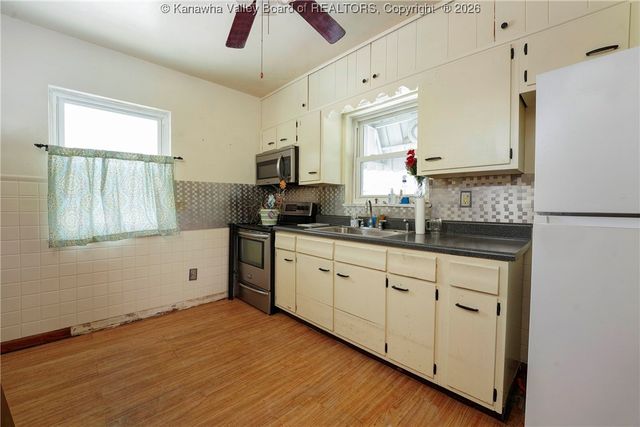 2617 6th Avenue, Charleston, WV 25387