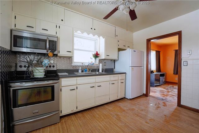 2617 6th Avenue, Charleston, WV 25387