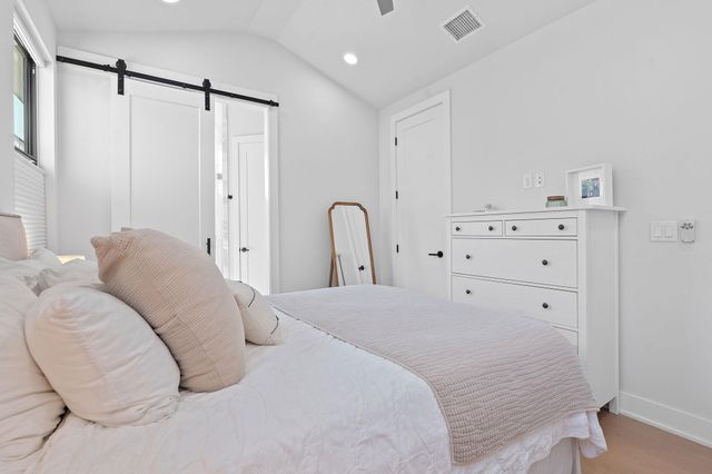 1168 Ridgeway DR 2, Austin, TX 78702