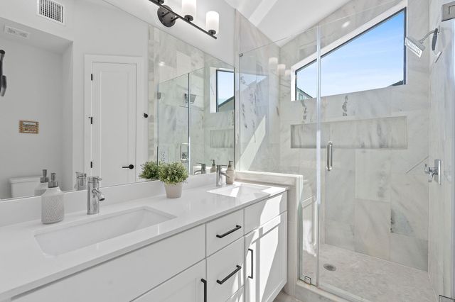 1168 Ridgeway DR 2, Austin, TX 78702