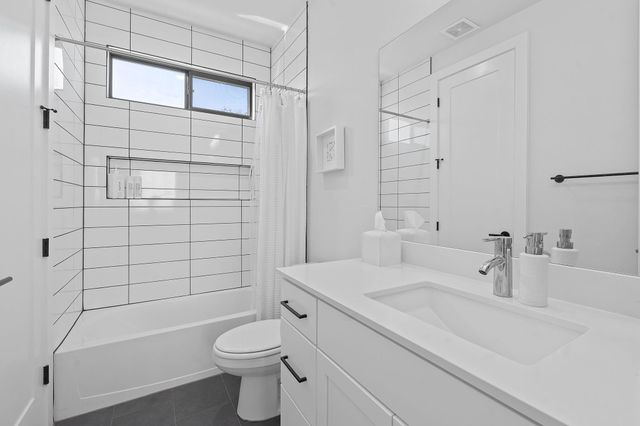 1168 Ridgeway DR 2, Austin, TX 78702