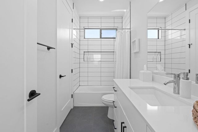 1168 Ridgeway DR 2, Austin, TX 78702