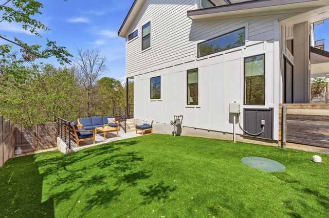 1168 Ridgeway DR 2, Austin, TX 78702