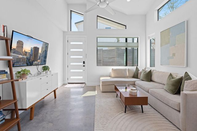 1168 Ridgeway DR 2, Austin, TX 78702